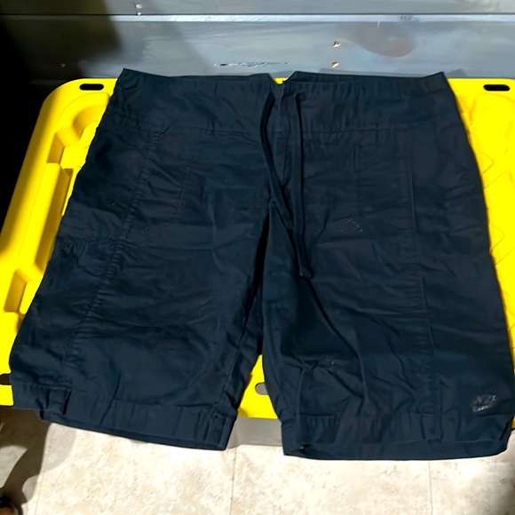 Nike 7” inseam capri shorts - Picture 1 of 4